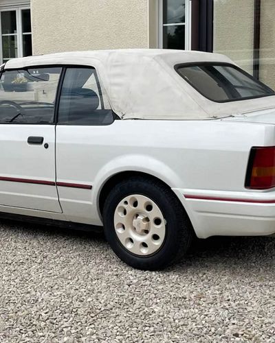 Bonjour, je souhaiterais changer la couleur de la capote de mon cabrio