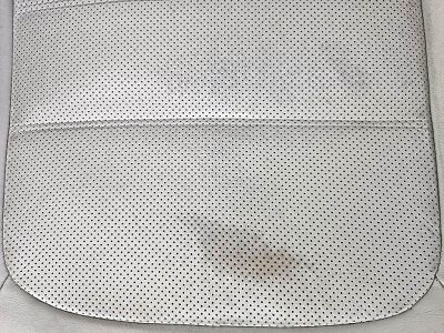 Tache sur siège cuir