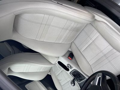 assise cuir siège Mercedes abîmé