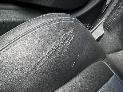 Siège similicuir craquelé