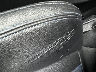 Siège similicuir craquelé