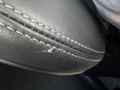 Déchirure simili cuir audi a3