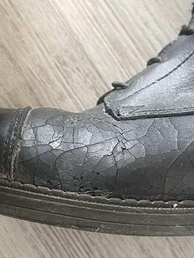 Bottes en cuir extrêmement sec