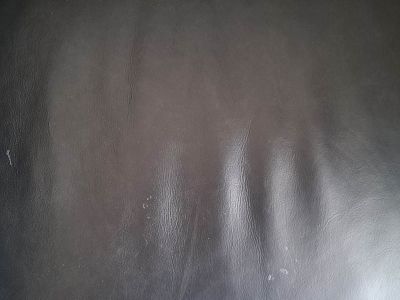 Tâches sur canapé et fauteuil en cuir