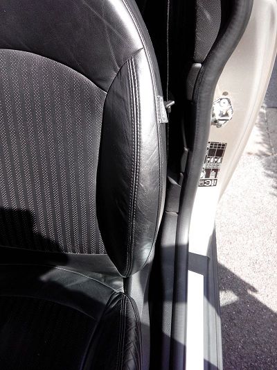 Retouche siège conducteur Mini Cooper 2007